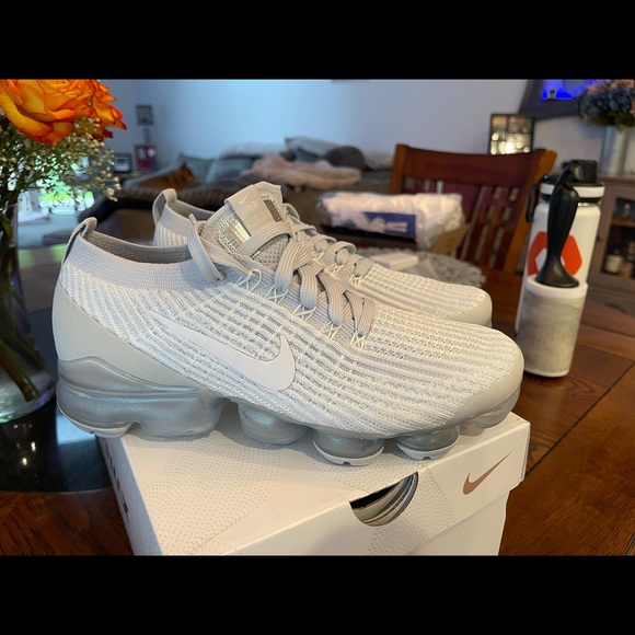 Nike Shoes - Nike Air Vapormax Flexknit